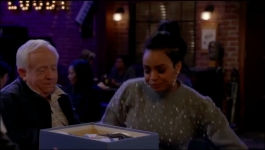 Call Me Kat Battle Bots - Season 01 Episode 09